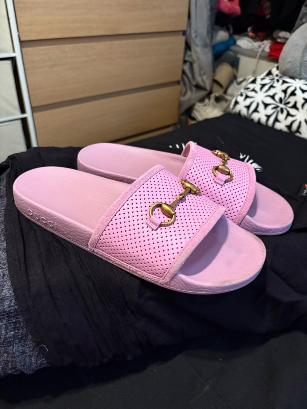 Gucci Pink Slide Sandals - Picture 2 of 2